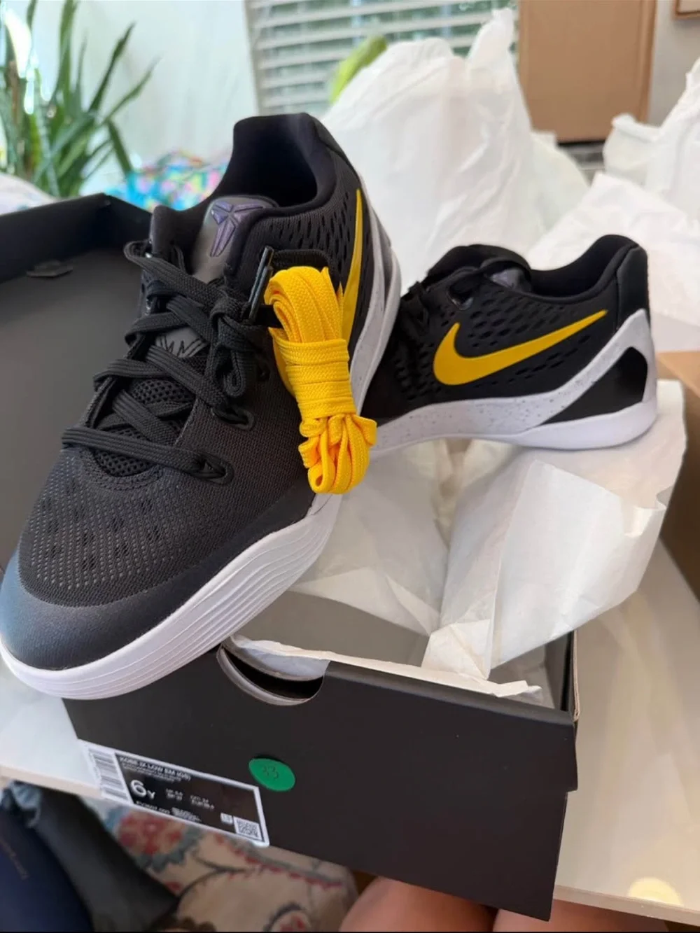 Nike Kobe IX Low EM (GS) “Lakers Away” Youth Black/Yellow Basketball Shoes